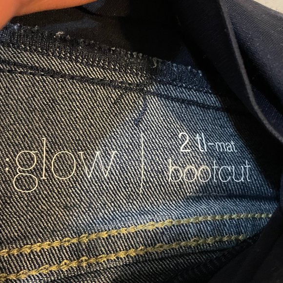 Maternity Jeans - Picture 7 of 9